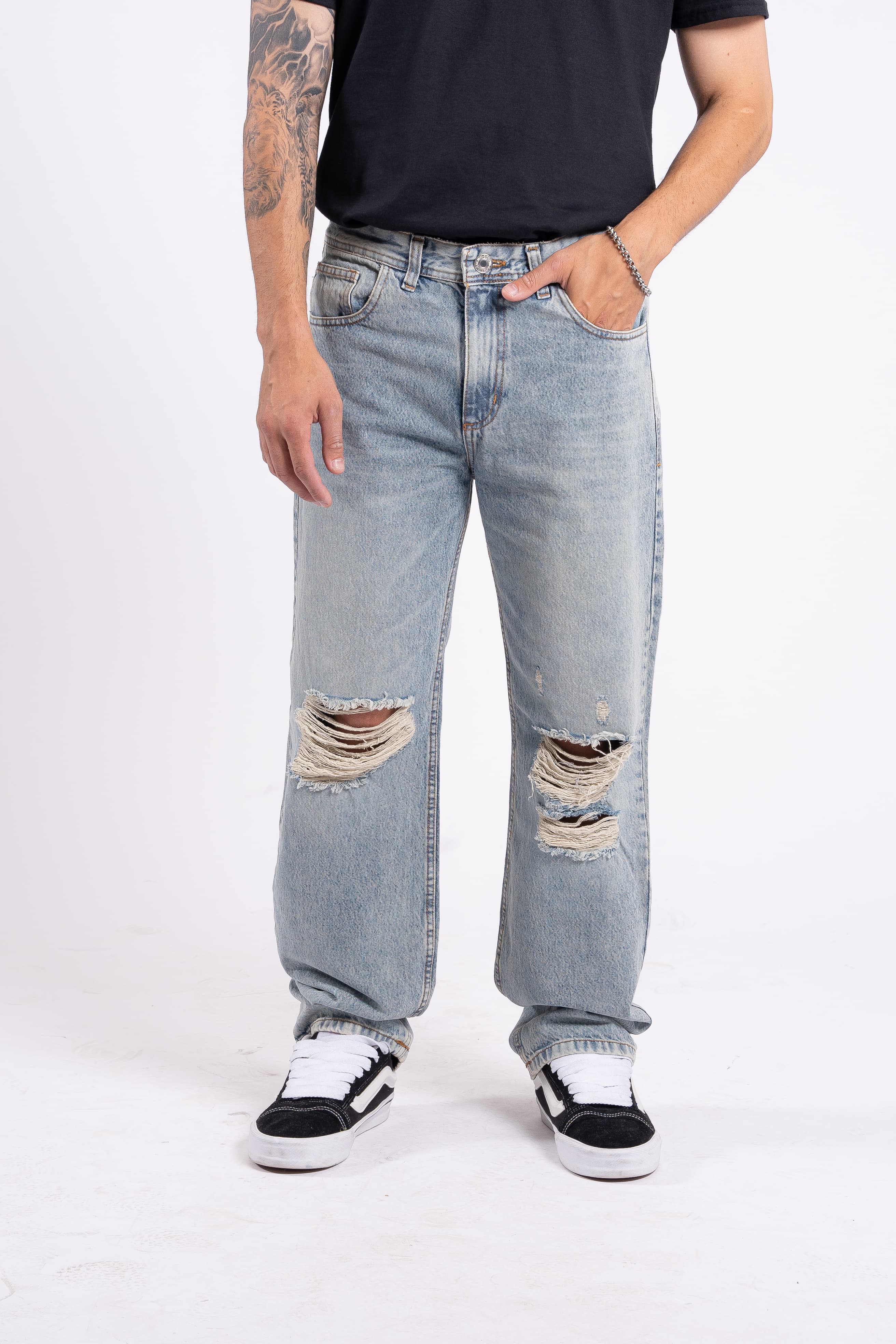 212 jean mom Oxido c/roturas